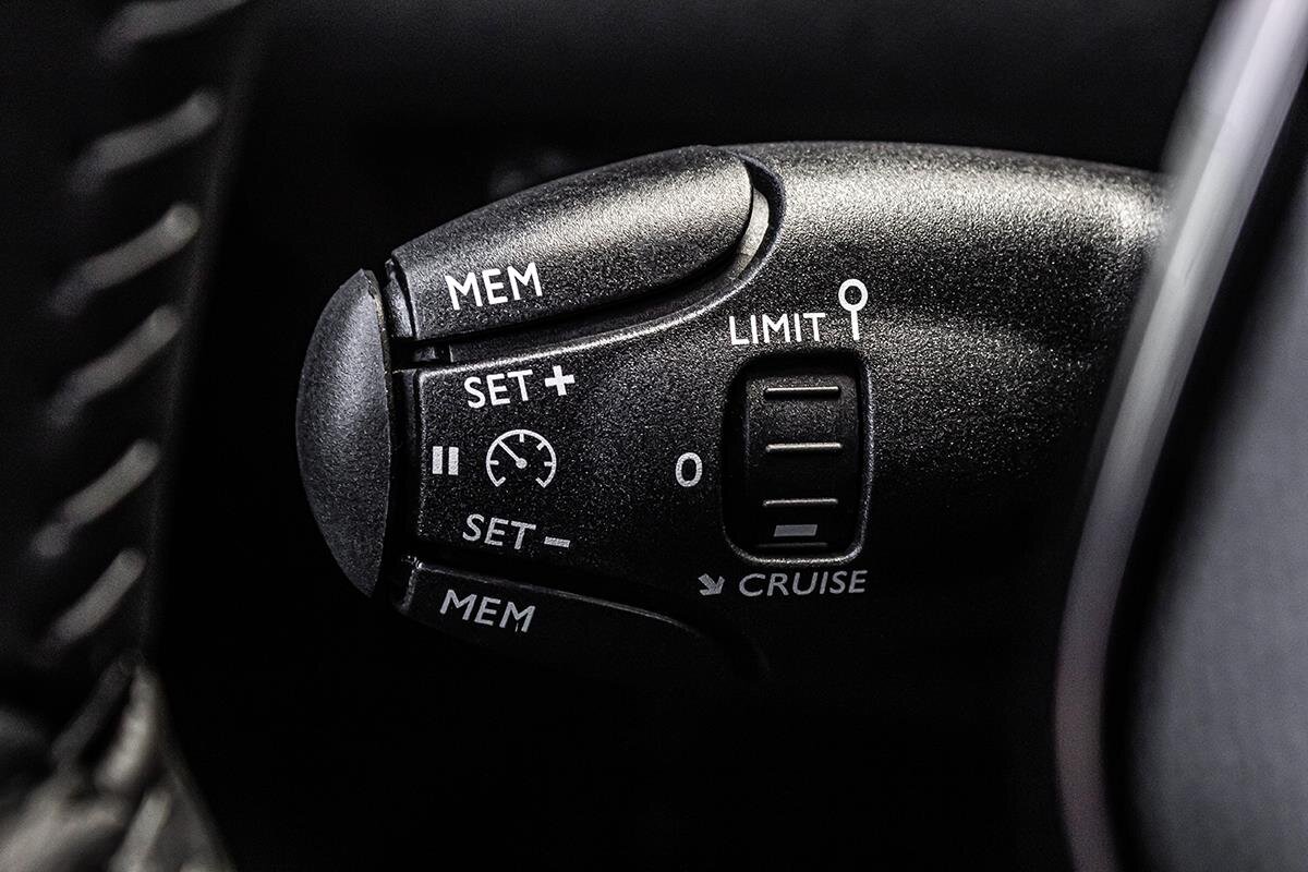 Peugeot 208 Hatchback 1,2 l 74 kw