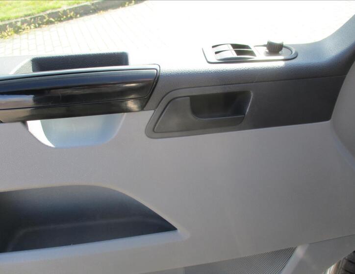 Volkswagen Transporter 18