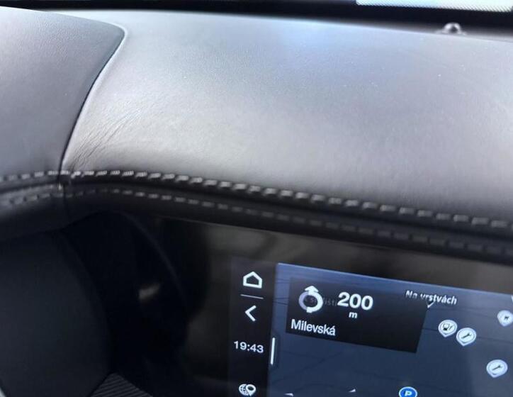 Alfa Romeo Stelvio 21