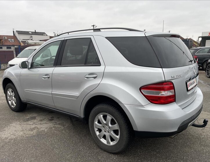 Mercedes-Benz Třídy M SUV / Terénní 3,5 l 200 kw