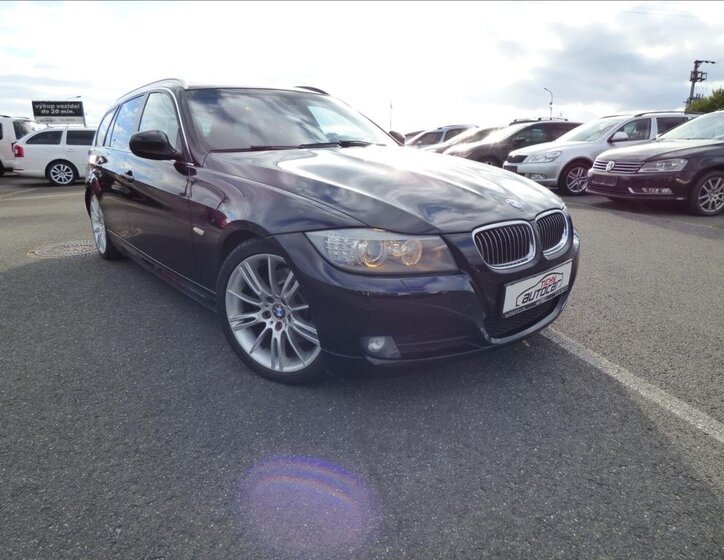 BMW Řada 3 Kombi 3,0 l 180 kw