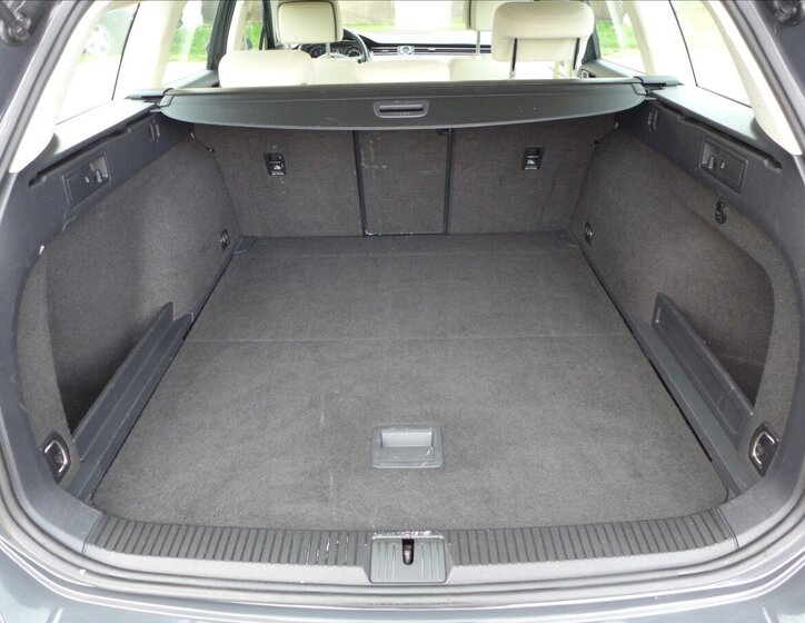 Volkswagen Passat Kombi 1,6 l 88 kw