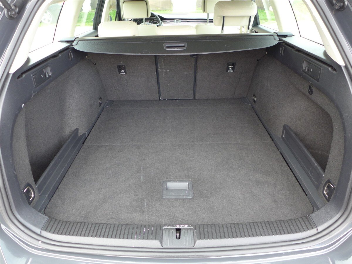 Volkswagen Passat Kombi 1,6 l 88 kw