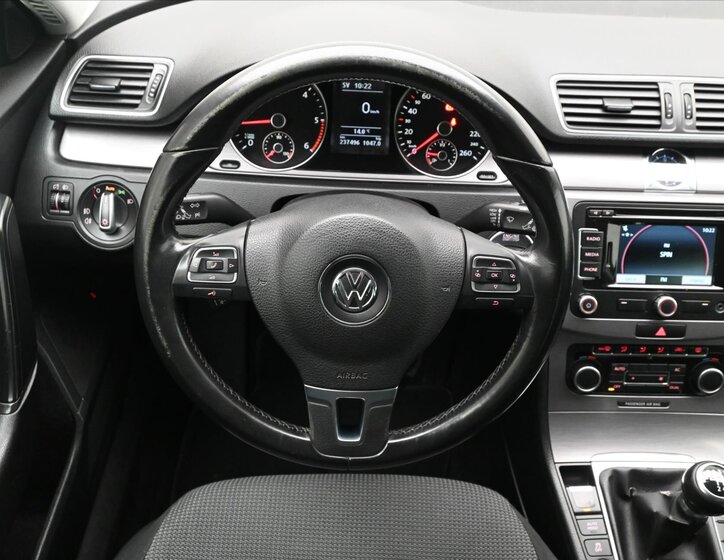 Volkswagen Passat Kombi 1,6 l 77 kw