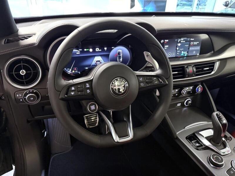 Alfa Romeo Stelvio SUV / Terénní 2,0 l 206 kw