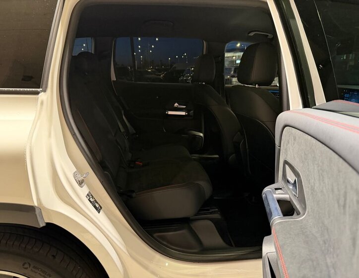 Mercedes-Benz EQB 16