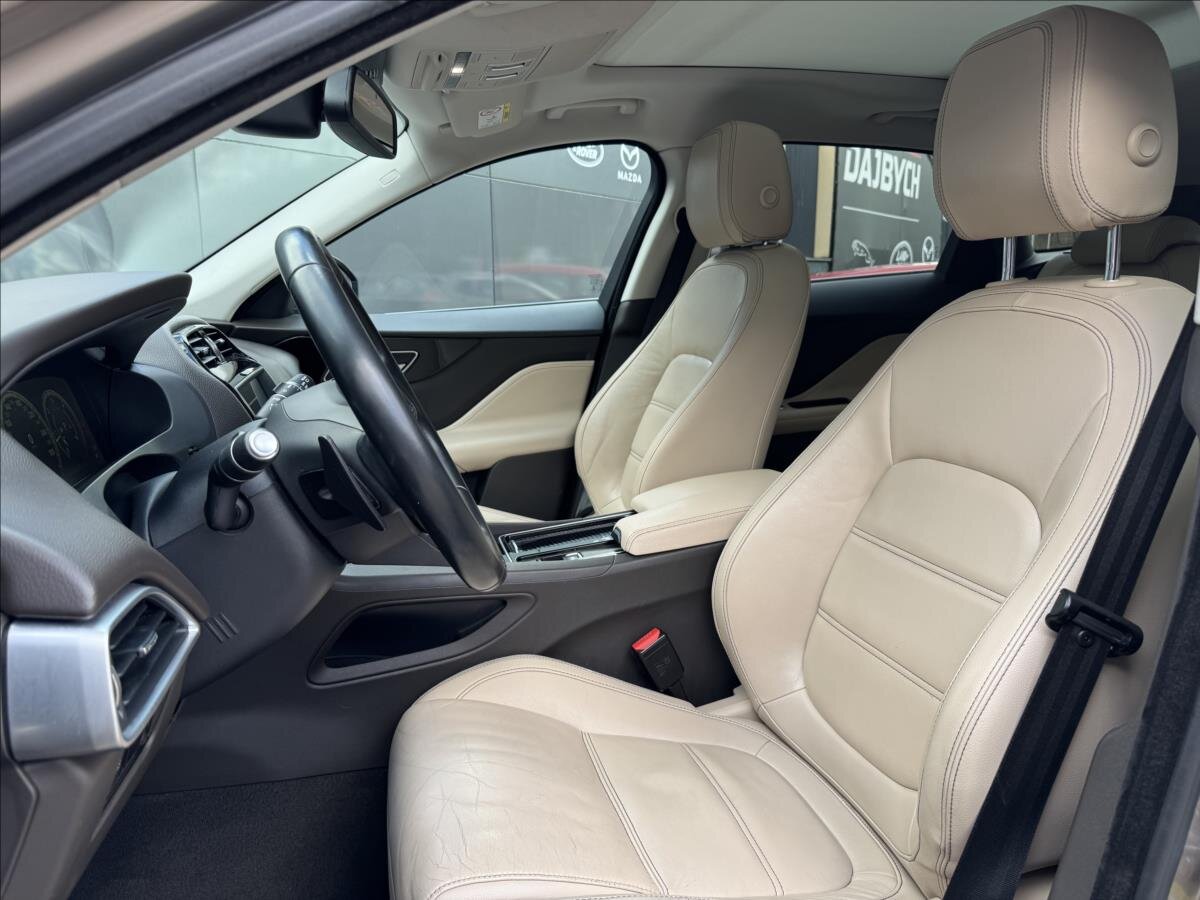 Jaguar F-Pace SUV 2,0 l 132 kw