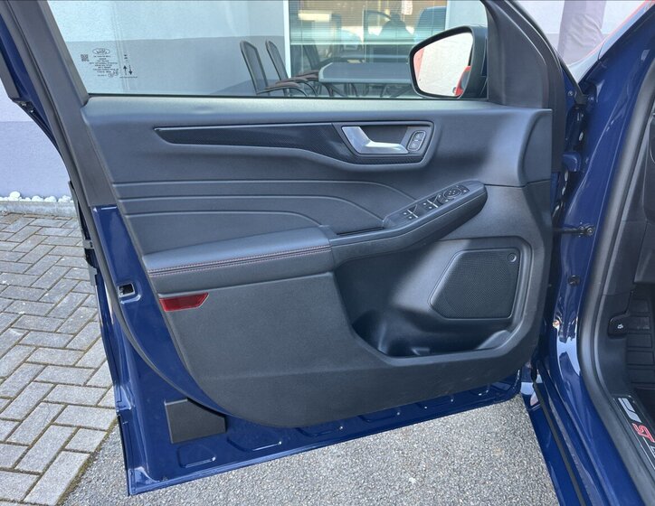 Ford Kuga SUV / Terénní 2,5 l 165 kw