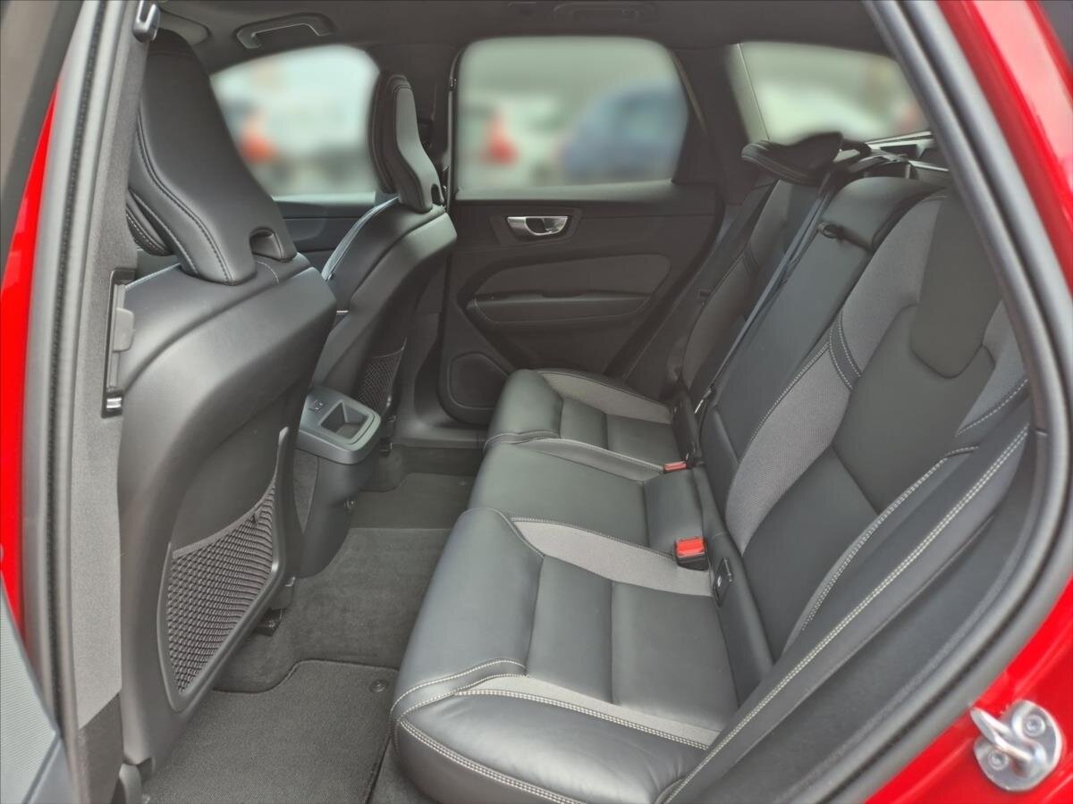 Volvo XC60 SUV / Terénní 2,0 l 145 kw