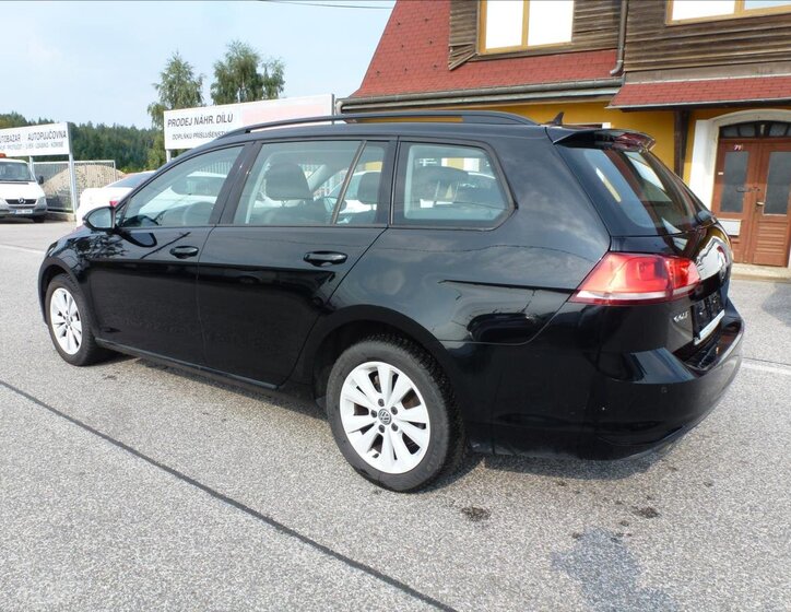 Volkswagen Golf Kombi 1,6 l 81 kw