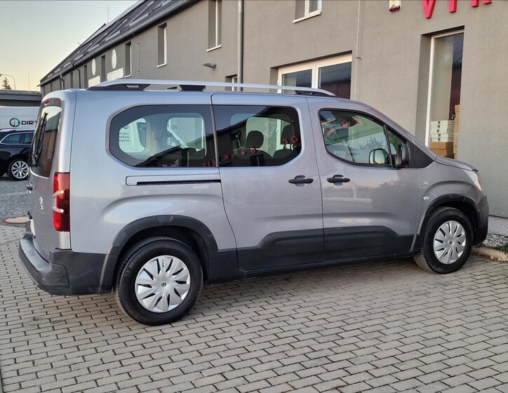 Peugeot Rifter 11