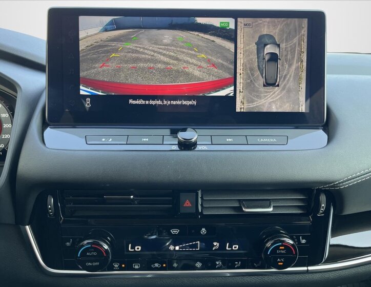 Nissan Qashqai SUV / Terénní 1,3 l 116 kw