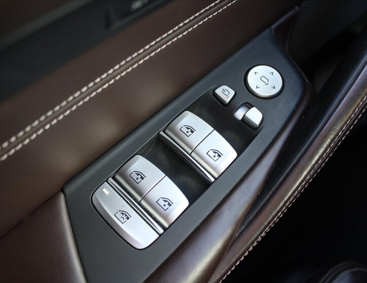 BMW Řada 5 Sedan 3,0 l 250 kw