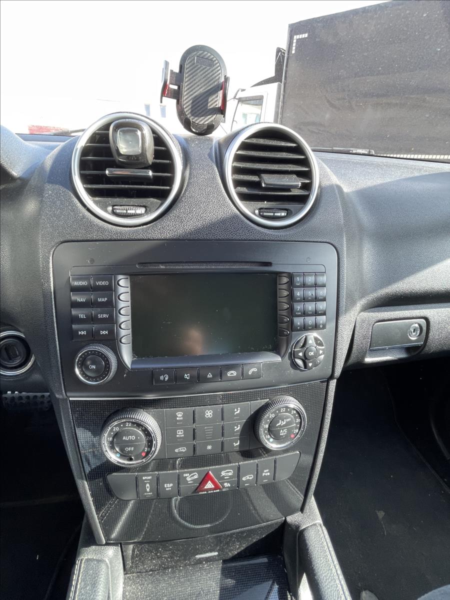 Mercedes-Benz Třídy M SUV 3,0 l 165 kw