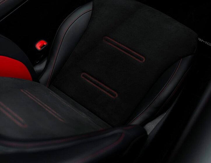 Mercedes-Benz Ostatní Kupé 0,0 330 kw