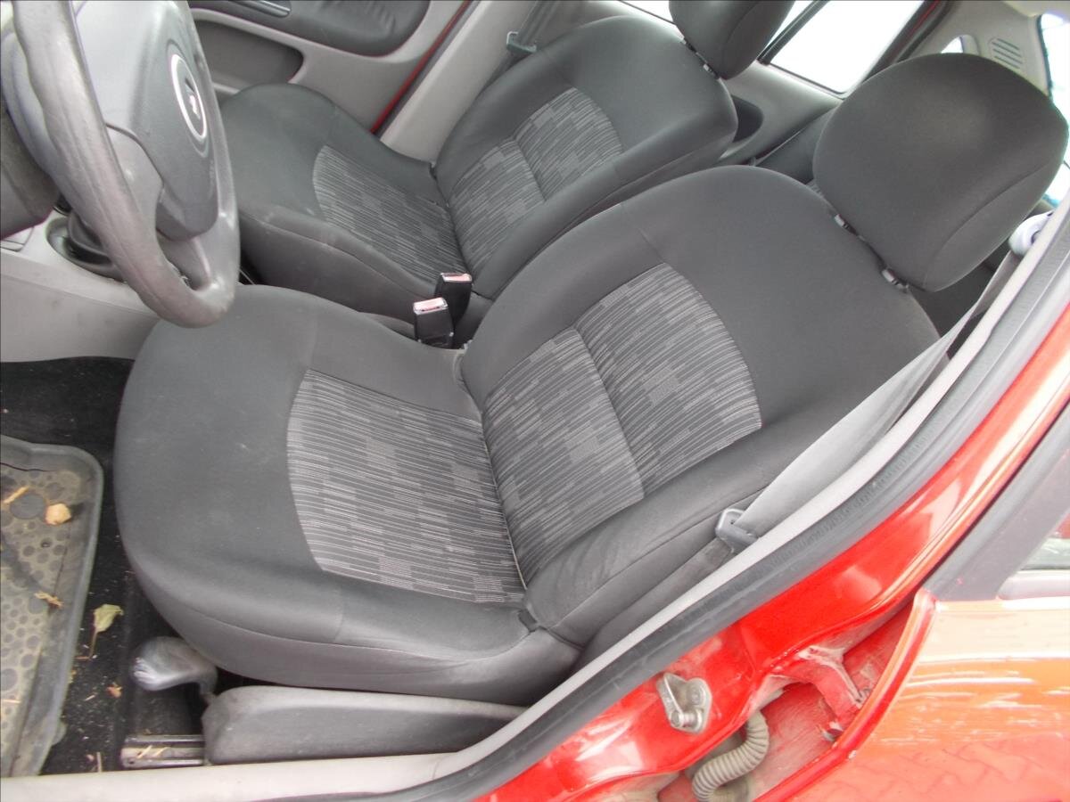 Renault Thalia Sedan / Limuzína 1,1 l 55 kw