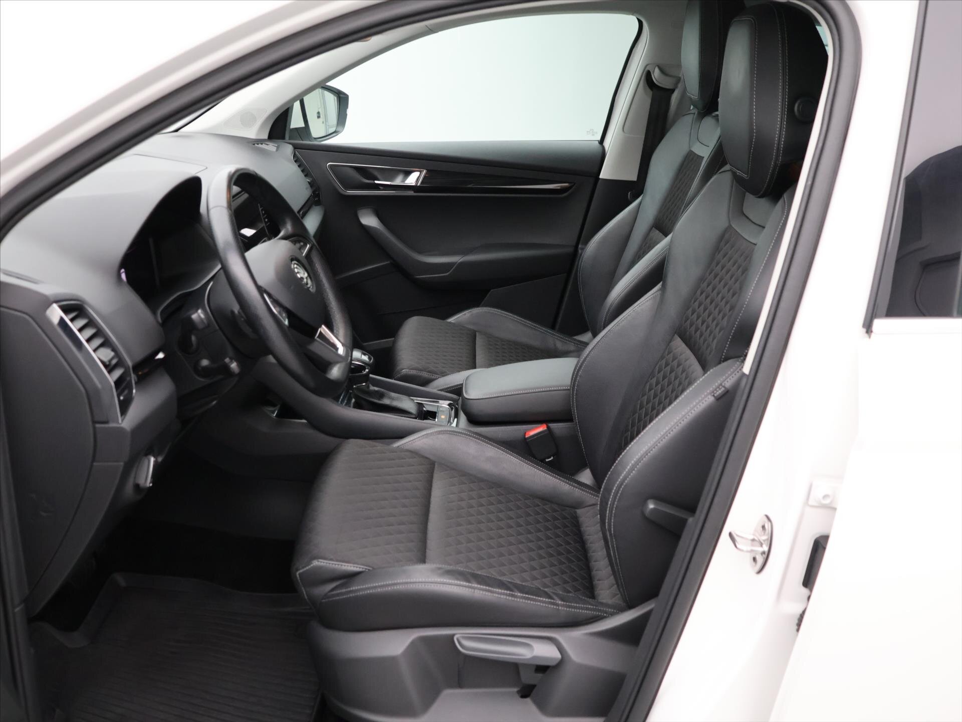 Škoda Karoq SUV / Terénní 1,6 l 85 kw