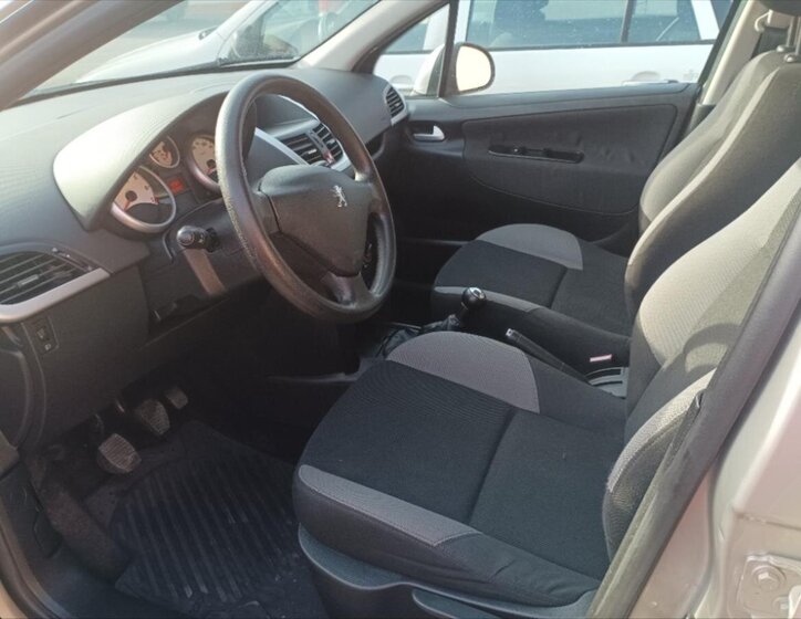 Peugeot 207 Hatchback 1,4 l 54 kw