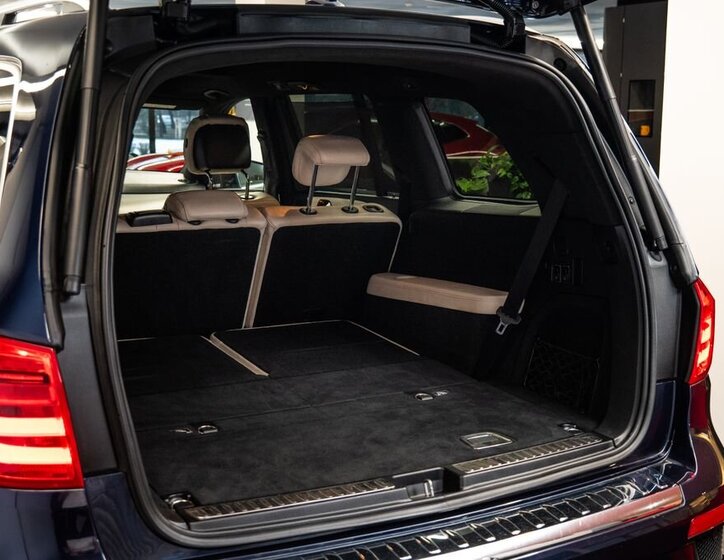 Mercedes-Benz GL SUV 4,7 l 320 kw