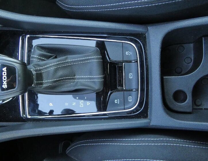 Škoda Karoq SUV / Terénní 1,5 l 110 kw