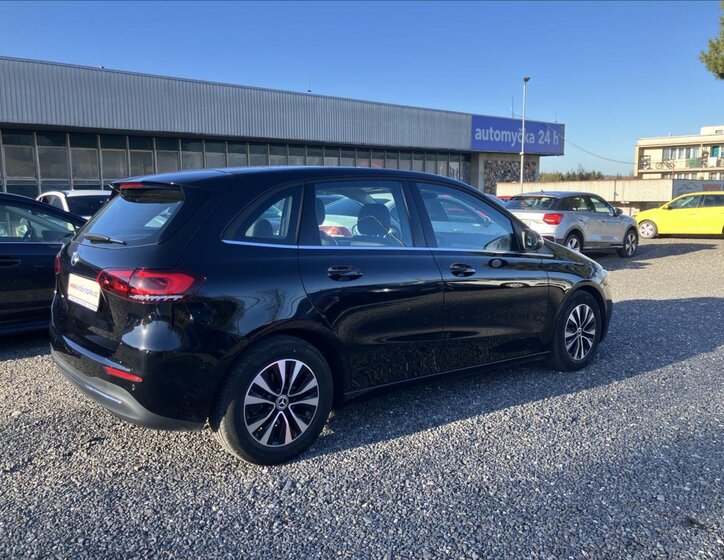 Mercedes-Benz Třídy B Hatchback 1,3 l 100 kw