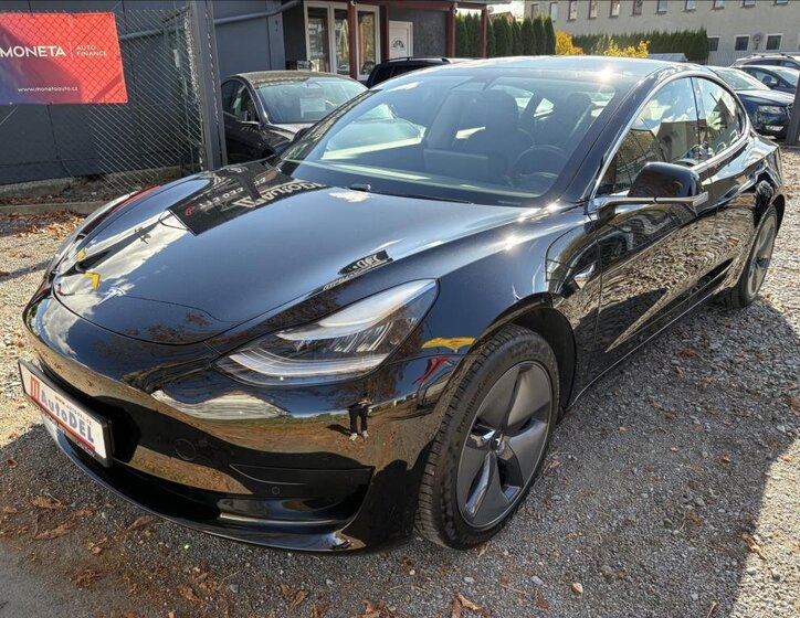 Tesla Model 3 1