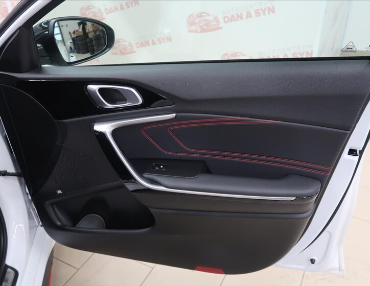 KIA ProCeed Kombi 1,6 l 150 kw