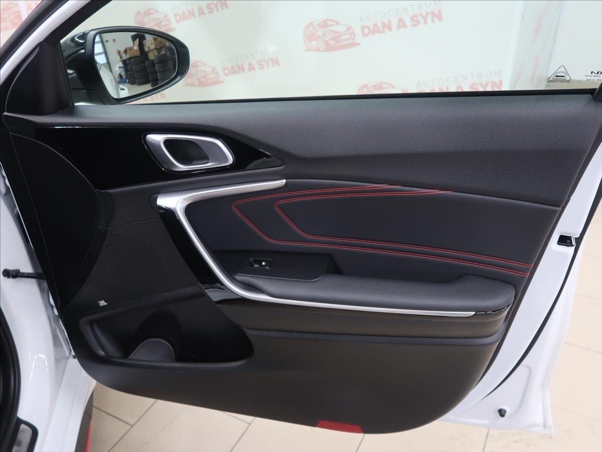 KIA ProCeed Kombi 1,6 l 150 kw