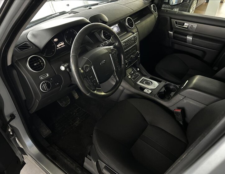 Land Rover Discovery 8