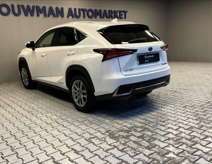 Lexus NX 300h SUV 2,5 l 145 kw