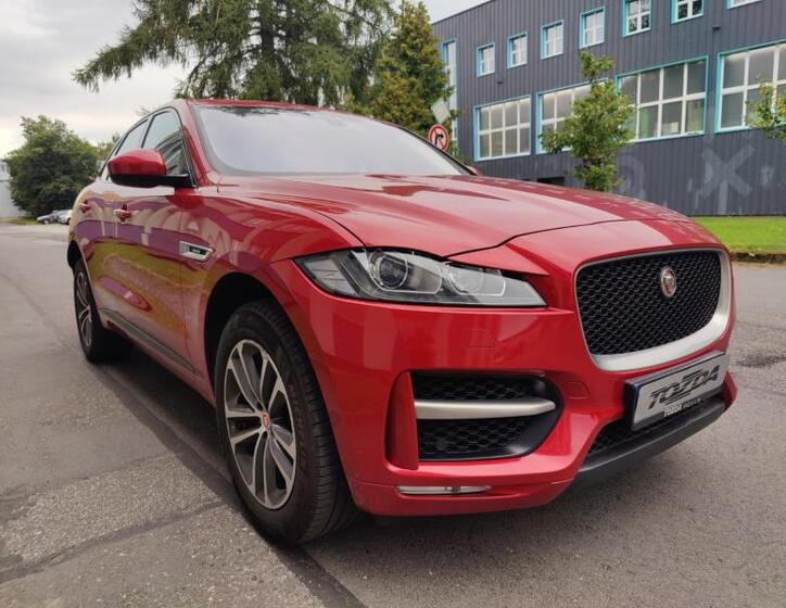 Jaguar F-Pace 6