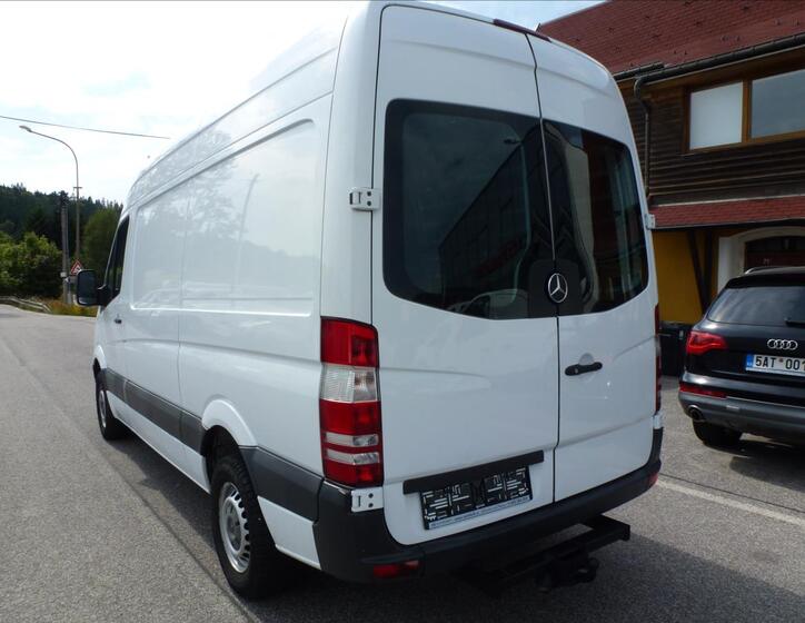 Mercedes-Benz Sprinter 11