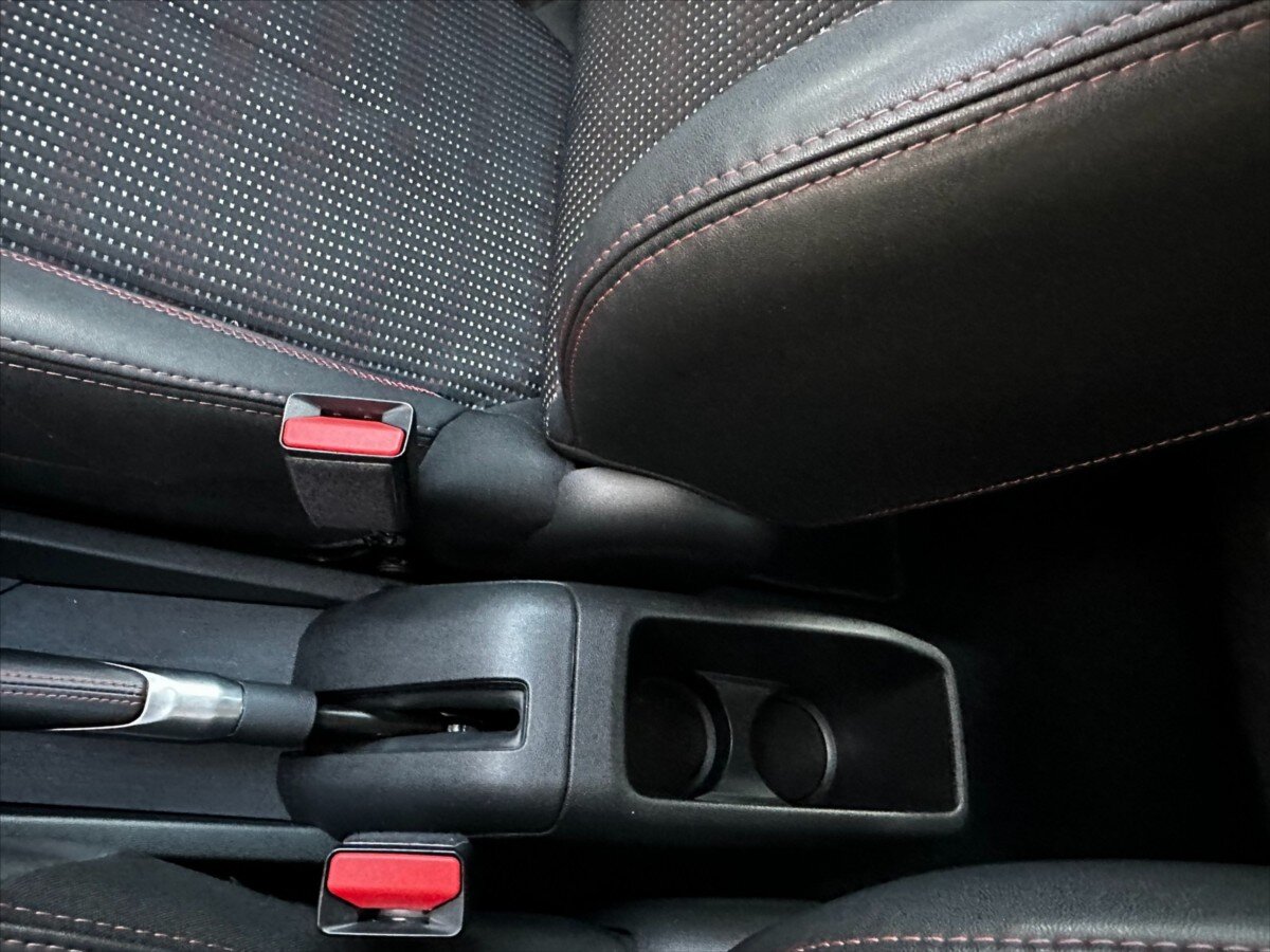 Peugeot 208 Hatchback 1,2 l 81 kw