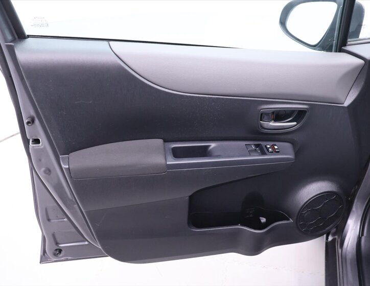 Toyota Yaris Hatchback 998,0 51 kw