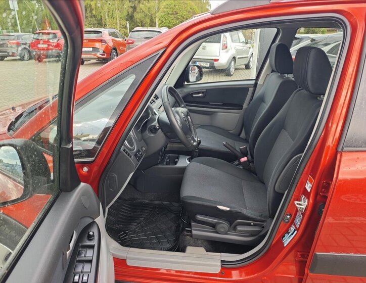 Suzuki SX4 Hatchback 1,5 l 73 kw