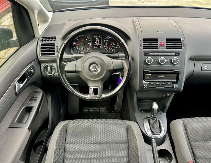 Volkswagen Touran 24