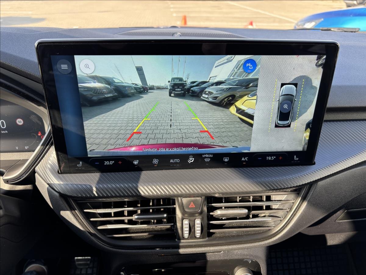 Ford Kuga SUV / Terénní 1,5 l 110 kw