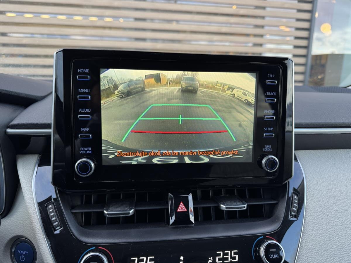 Toyota Corolla Sedan / Limuzína 1,8 l 72 kw