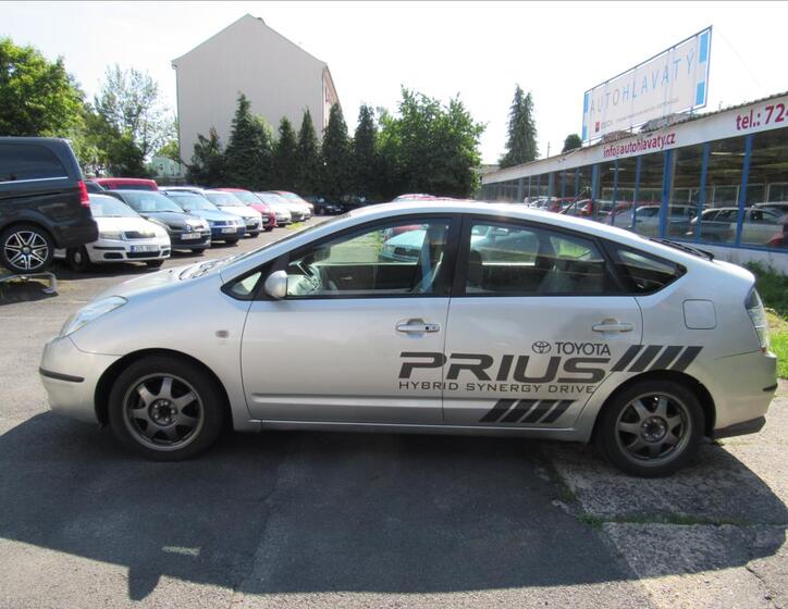 Toyota Prius 7