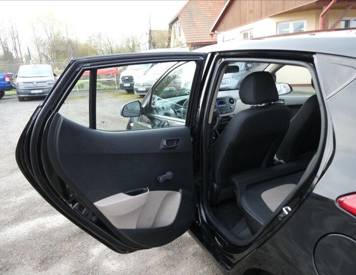 Hyundai i10 Hatchback 998,0 49 kw