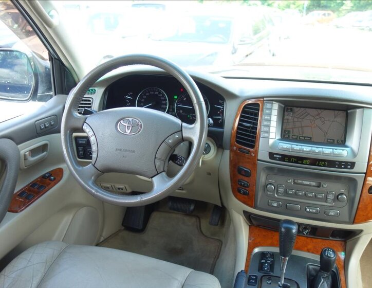Toyota Land Cruiser SUV 4,7 l 175 kw