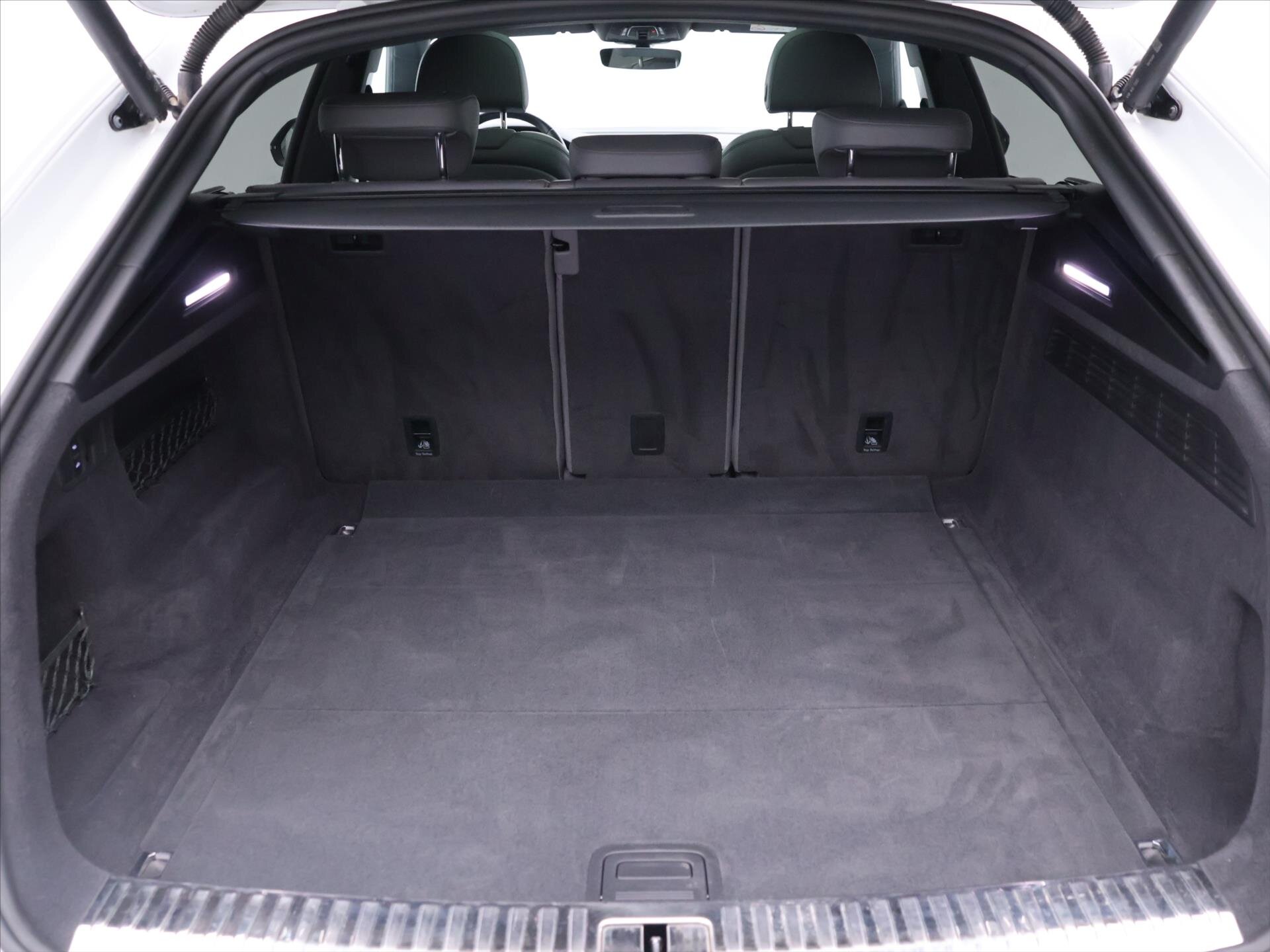 Audi Q8 SUV / Terénní 3,0 l 250 kw