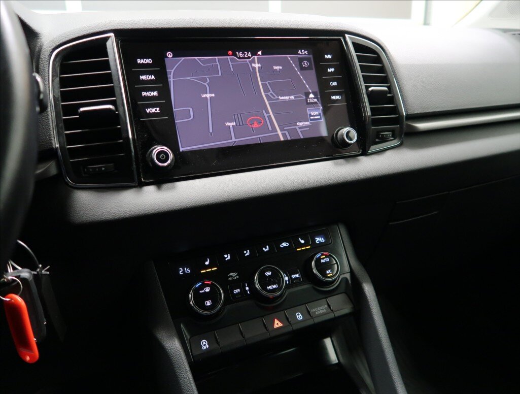 Škoda Karoq SUV 1,5 l 110 kw