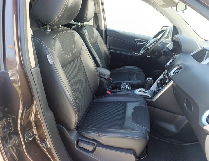 Renault Koleos SUV / Terénní 2,0 l 127 kw