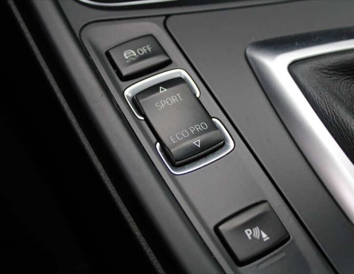 BMW Řada 3 Kombi 3,0 l 190 kw