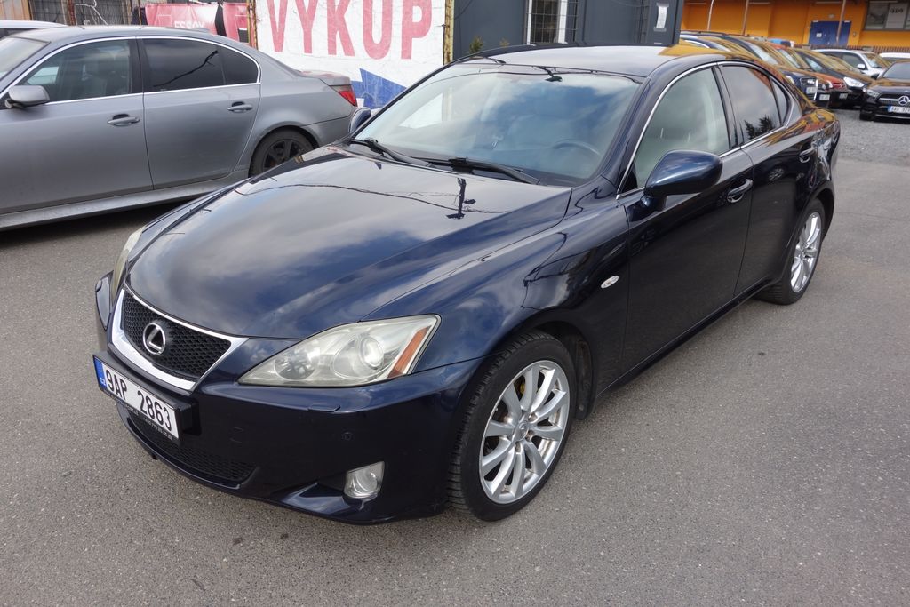 Lexus IS 220