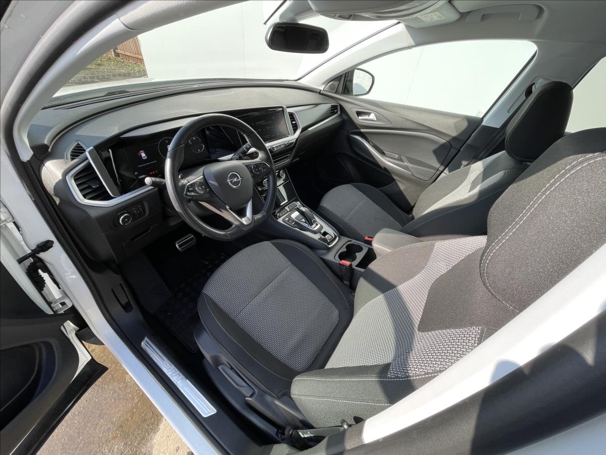 Opel Grandland SUV / Terénní 1,5 l 96 kw