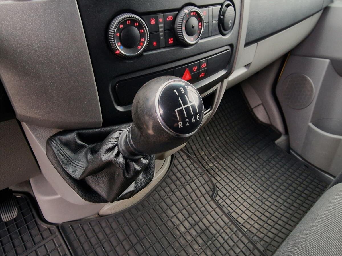 Volkswagen Crafter Skříň 2,0 l 100 kw