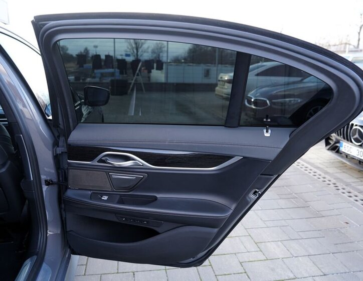 BMW Řada 7 18