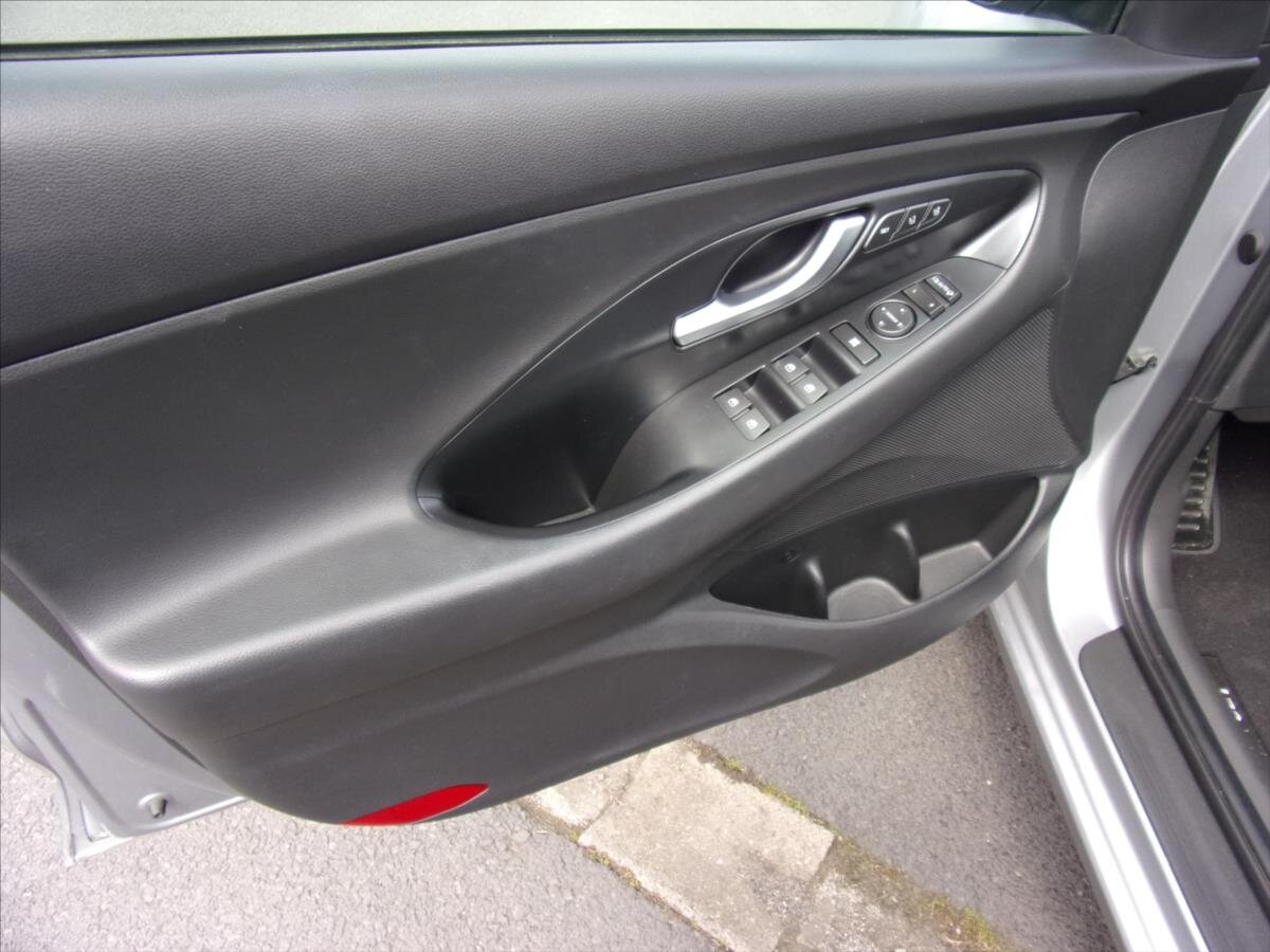 Hyundai i30 Hatchback 1,6 l 100 kw